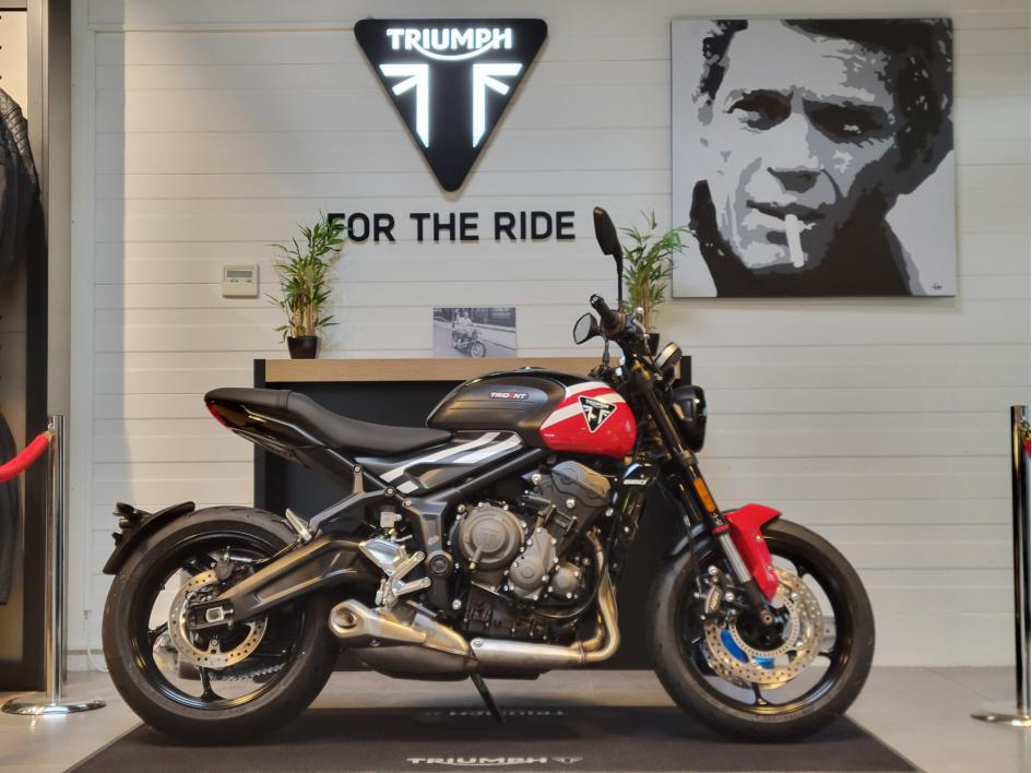 TRIUMPH TRIDENT 660
