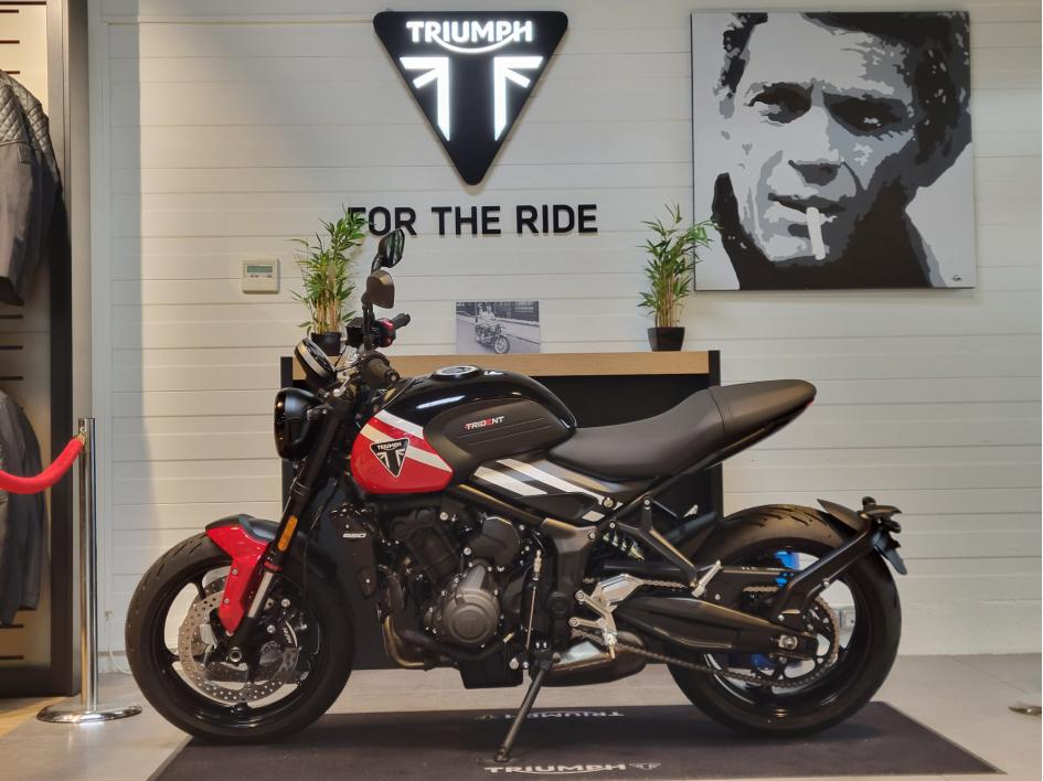 TRIUMPH TRIDENT 660