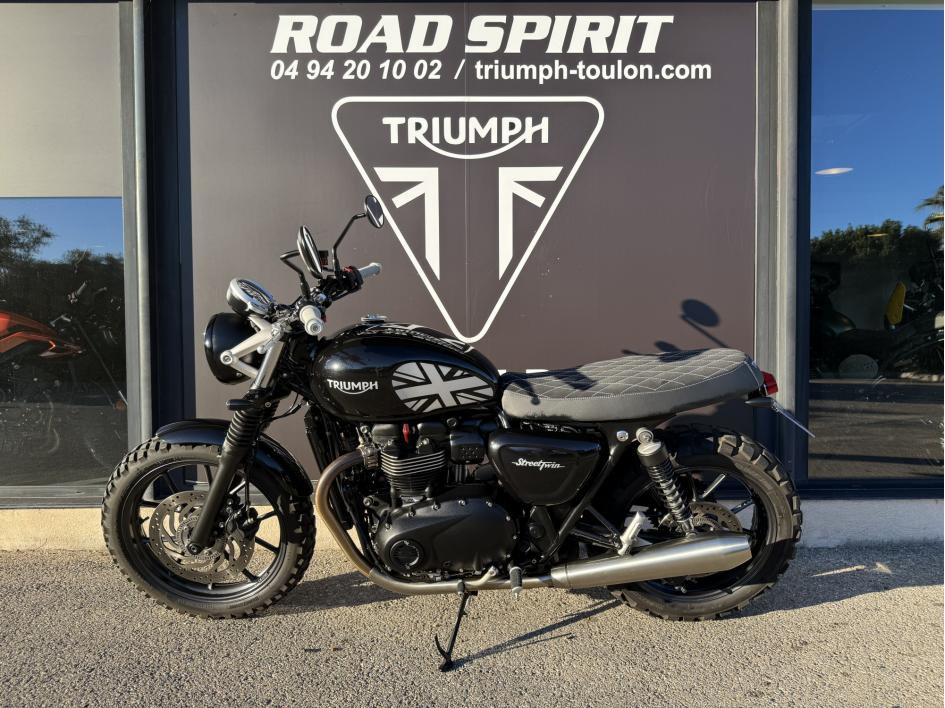 TRIUMPH STREET TWIN  900