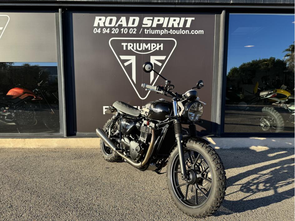 TRIUMPH STREET TWIN  900