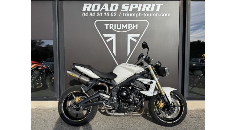 TRIUMPH STREET TRIPLE 675