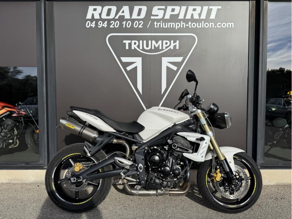 TRIUMPH STREET TRIPLE 675