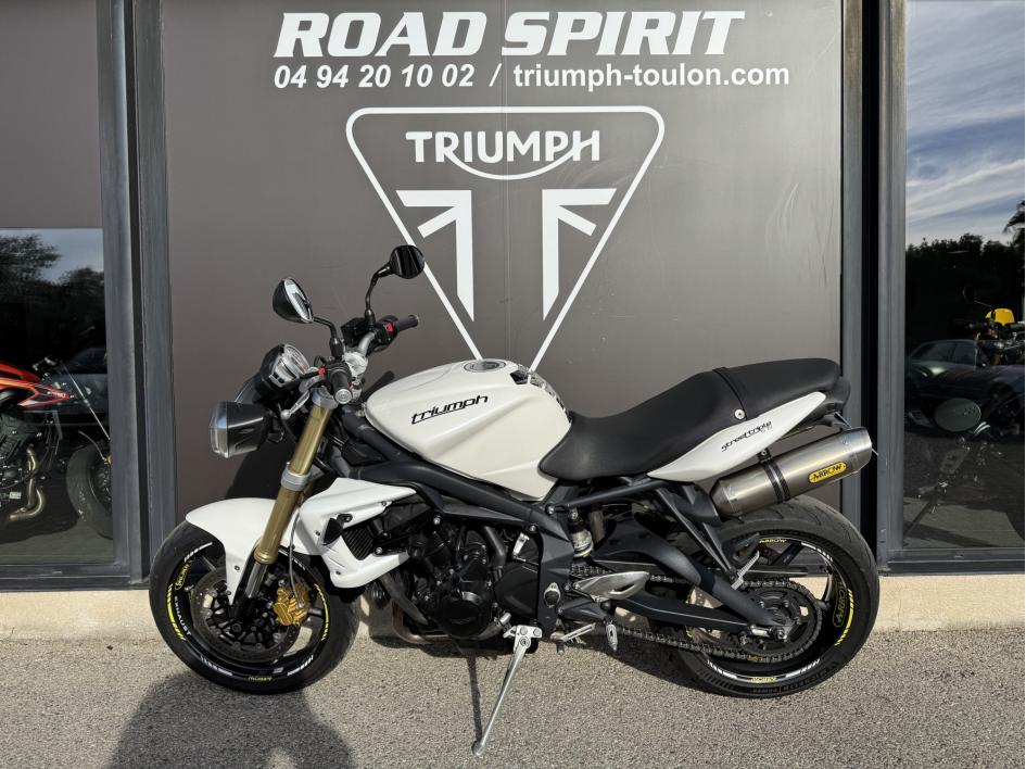 TRIUMPH STREET TRIPLE 675