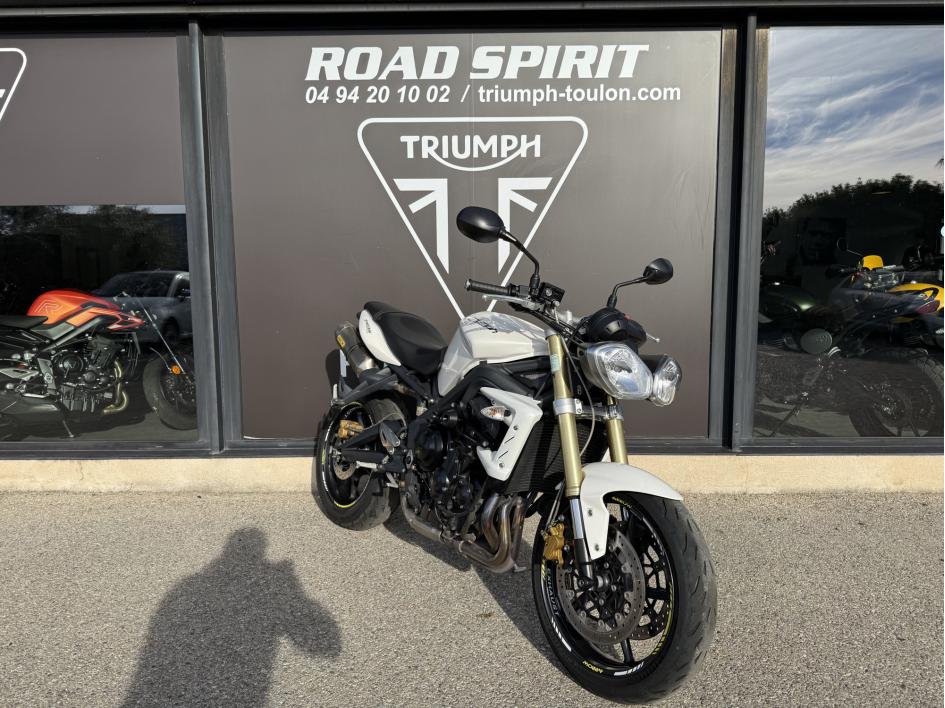 TRIUMPH STREET TRIPLE 675
