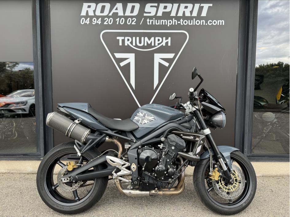 TRIUMPH STREET TRIPLE 675