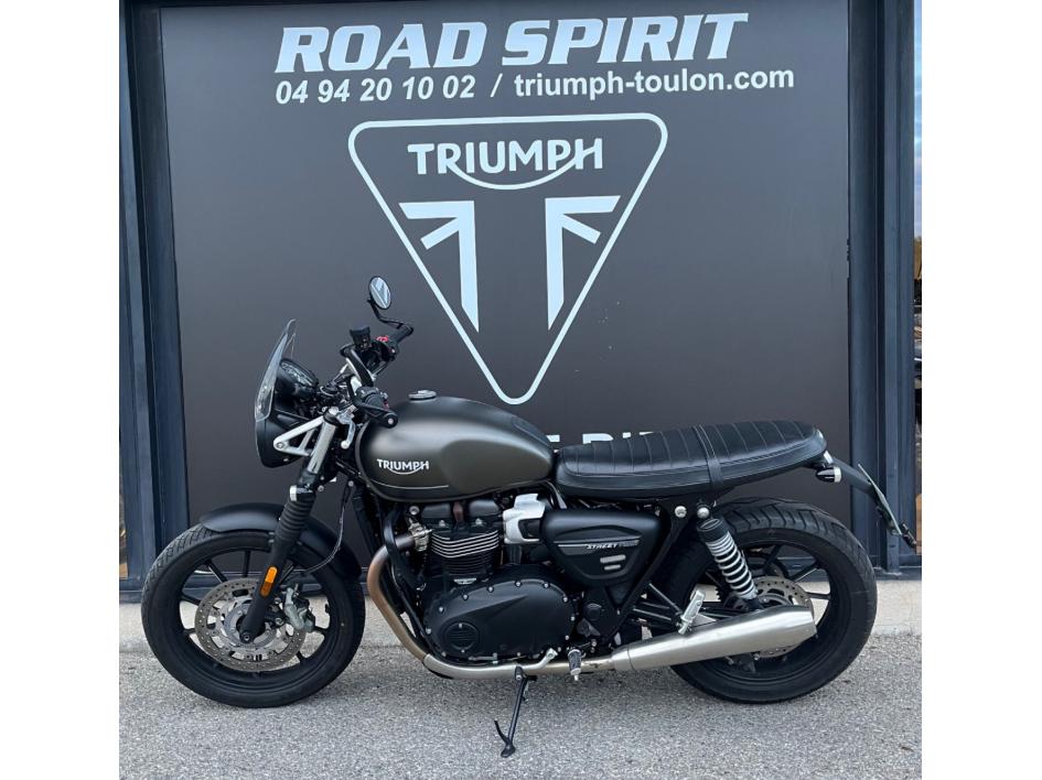 TRIUMPH STREET TWIN  900