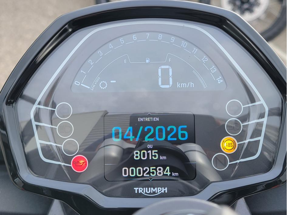 TRIUMPH STREET TRIPLE 765 R