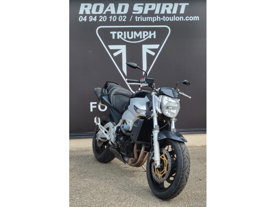 SUZUKI GSR 600