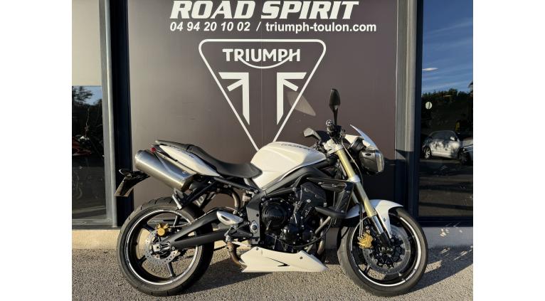 TRIUMPH STREET TRIPLE 675